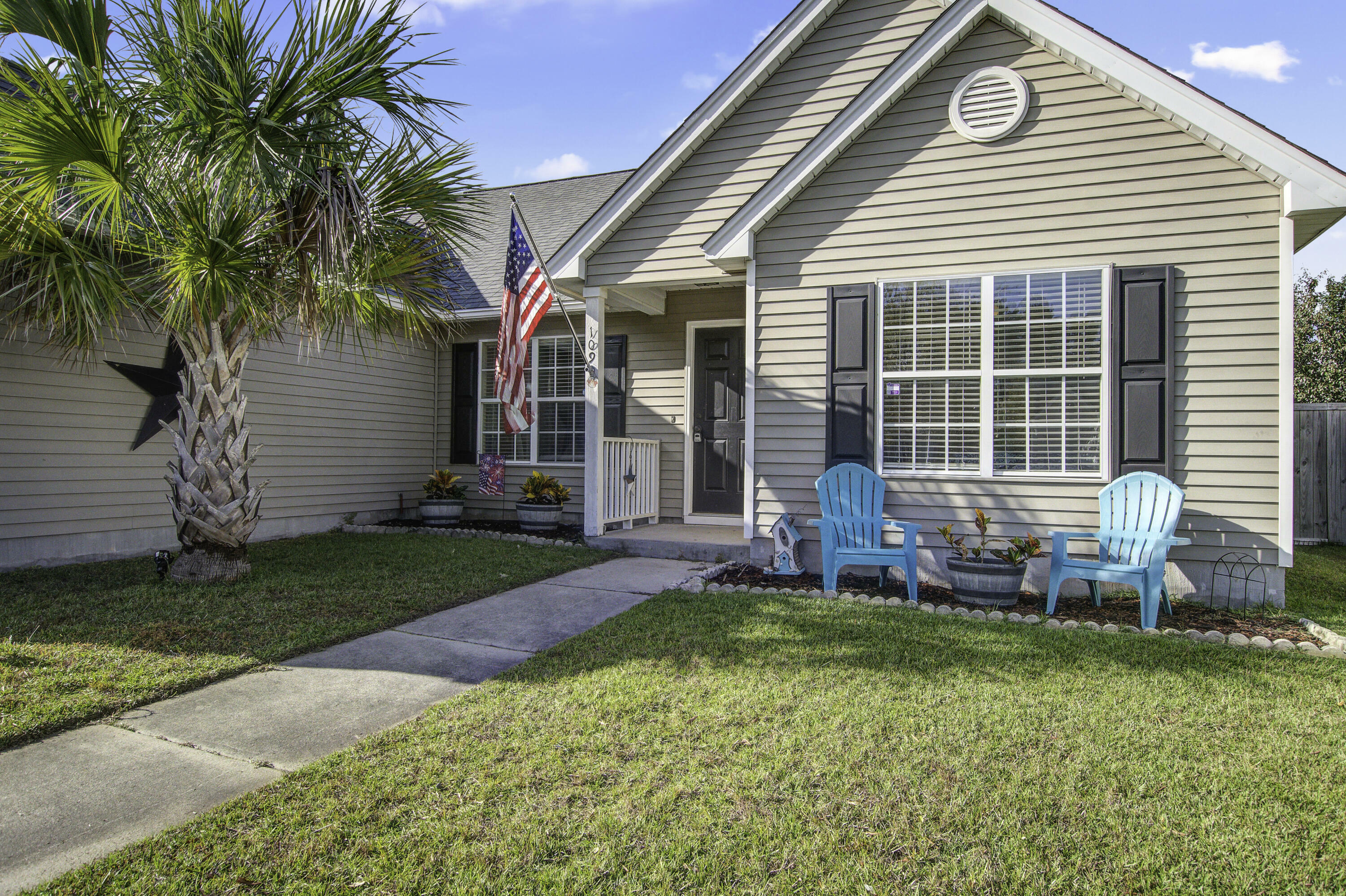 Property Photo:  109 Dovetail Circle  SC 29483 