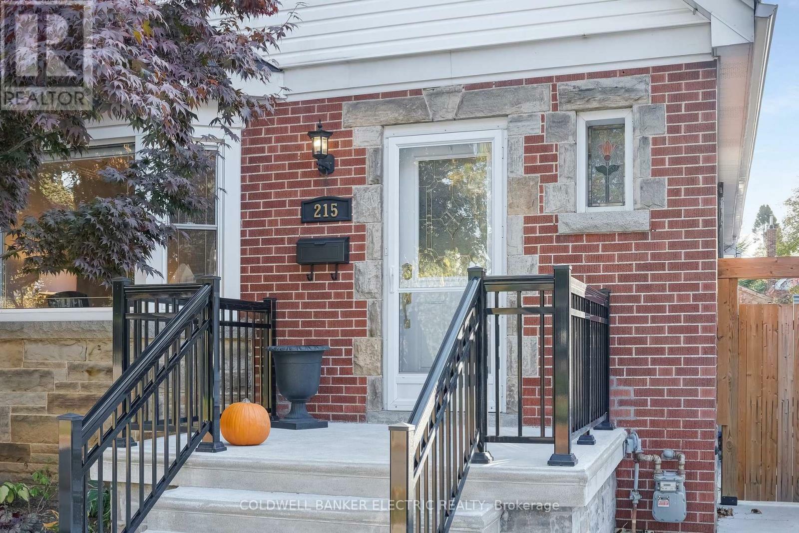 Property Photo:  215 Wexford Avenue South  ON L8K 2P1 