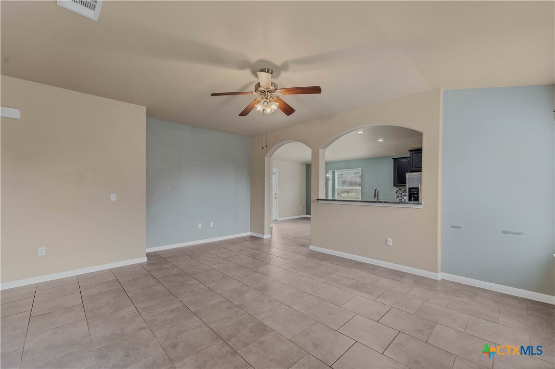 Property Photo:  406 Purple Martin Avenue  TX 78640 