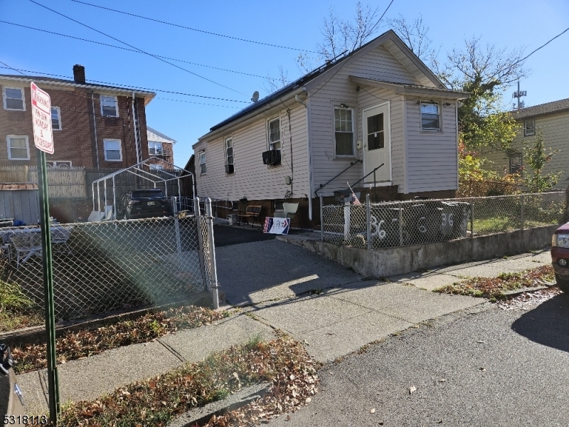 Property Photo:  36 Hoffman Pl  NJ 07111 