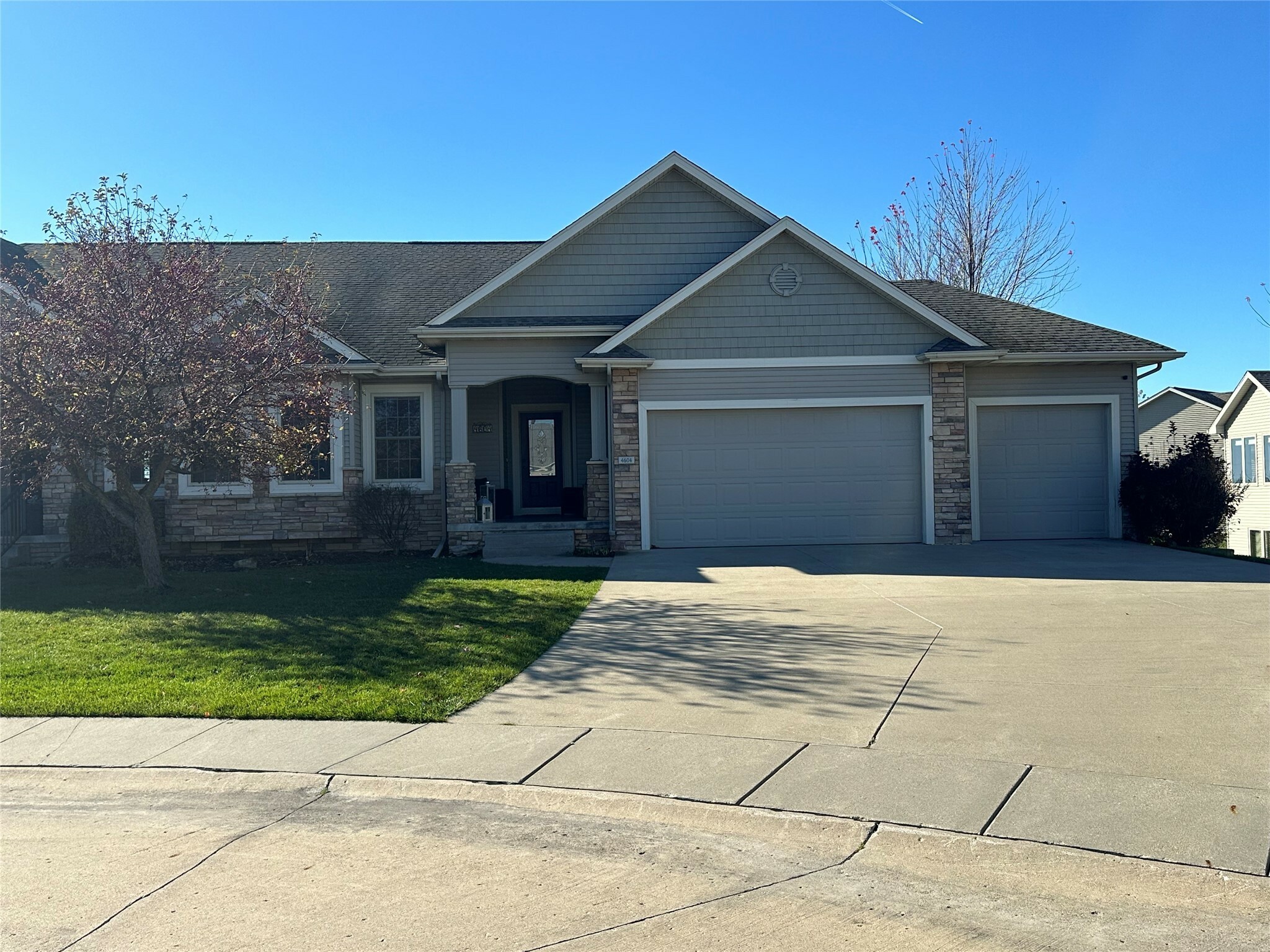 4604 143rd Street  Urbandale IA 50323 photo