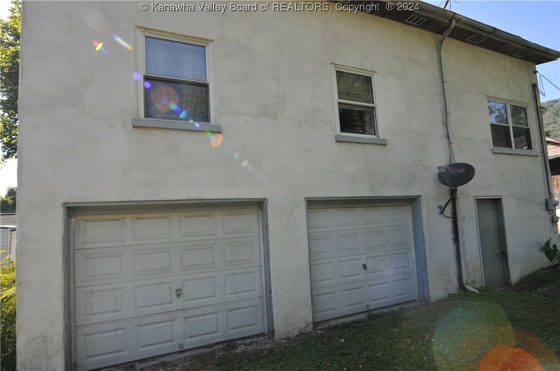 Property Photo: 100 Oak Street WV 25035