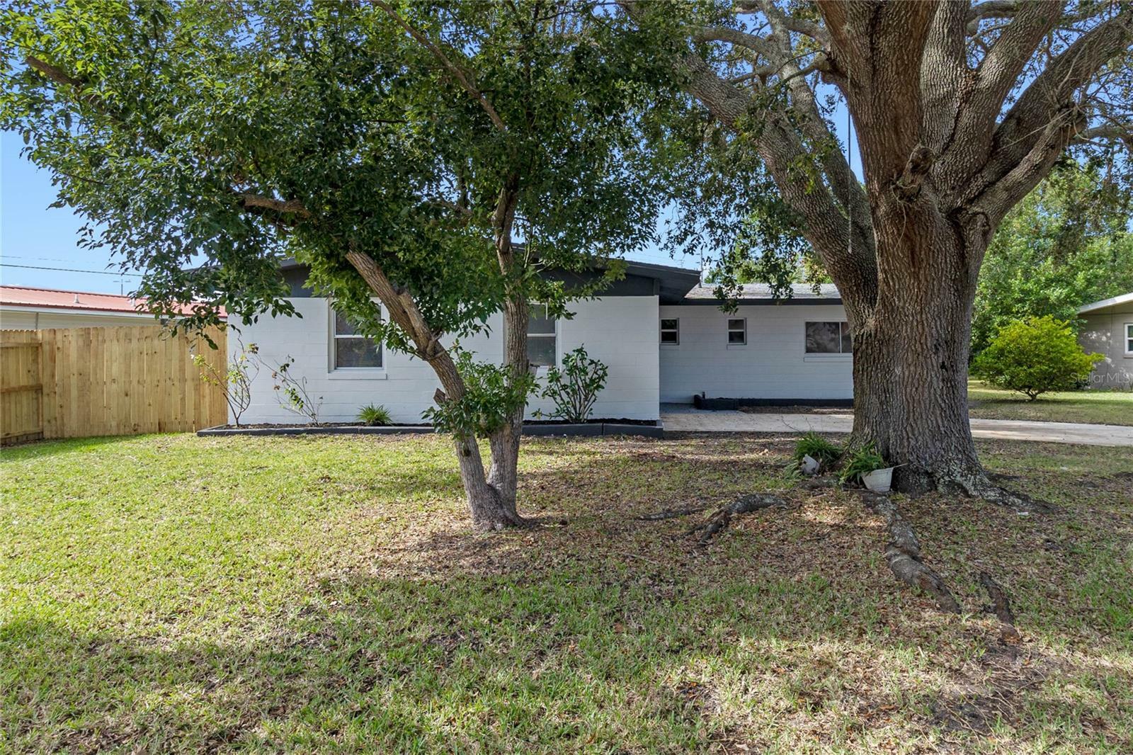 Property Photo:  100 Fern Avenue  FL 32796 