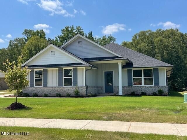 Property Photo: 4269 W Olivia Circle MS 38654