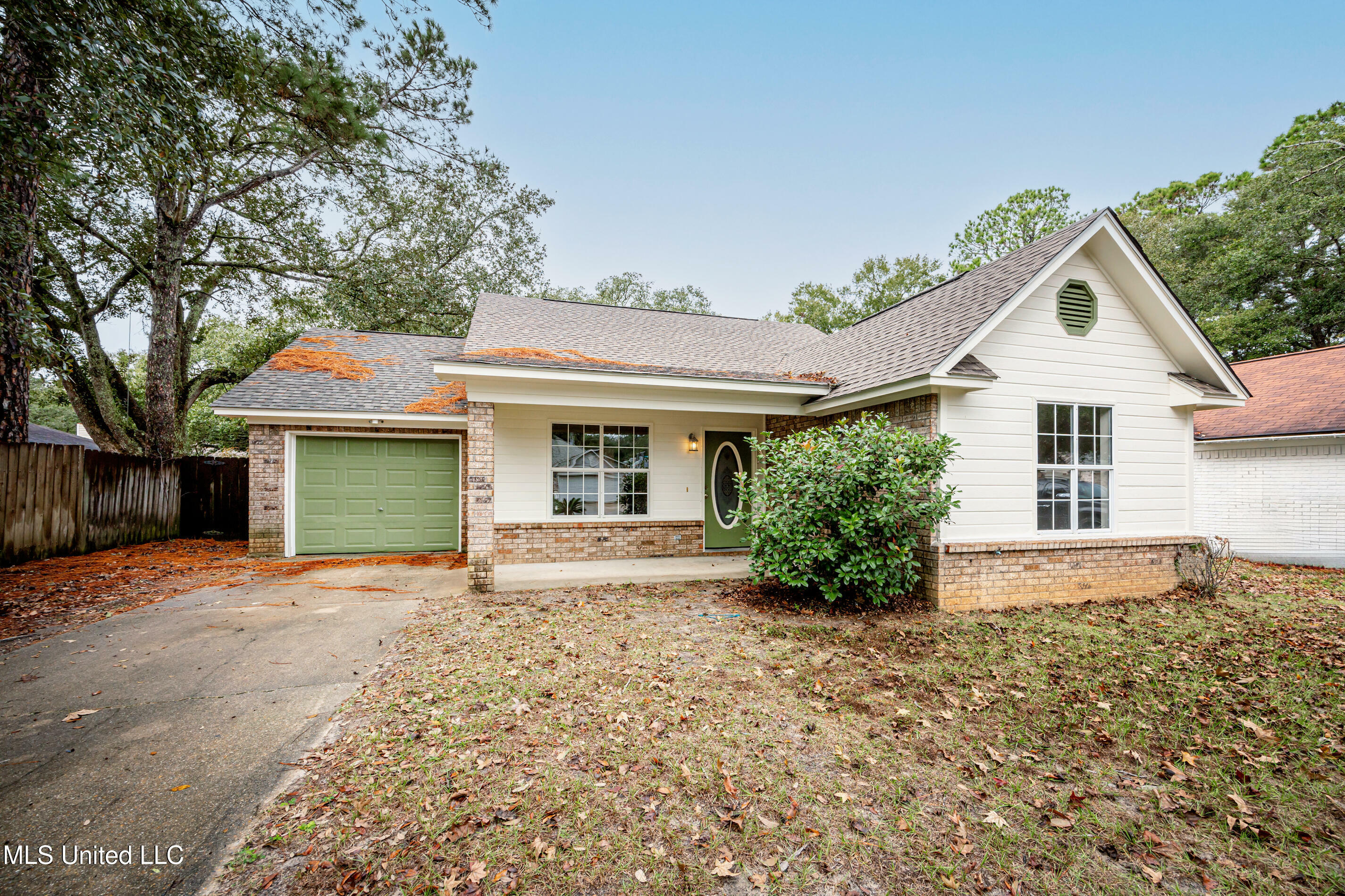 Property Photo:  1425 S 9th Street  MS 39564 