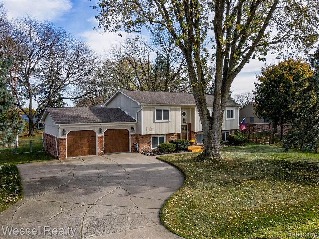 Property Photo: 64444 Tipperary Drive MI 48095 2560
