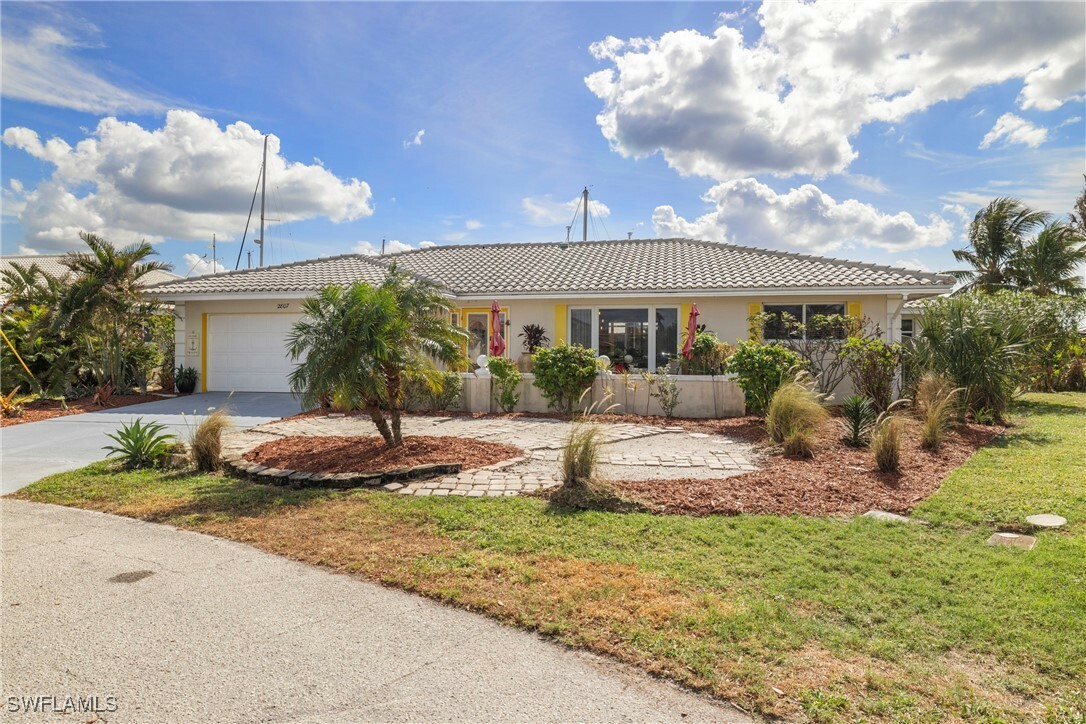 Property Photo:  2807 Coral Way  FL 33950 