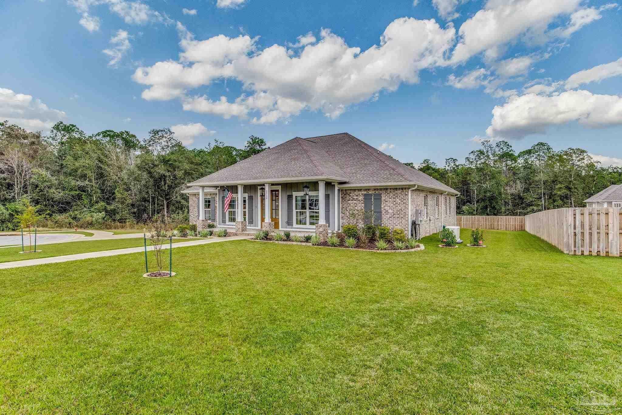 Property Photo:  2710 Trestle Way  FL 32533 