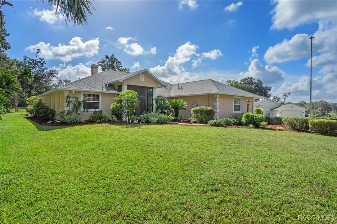 Property Photo:  2919 N Churchill Way  FL 34442 