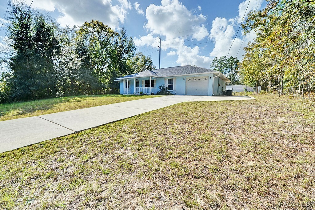 Property Photo:  8608 N Vince Drive  FL 34434 