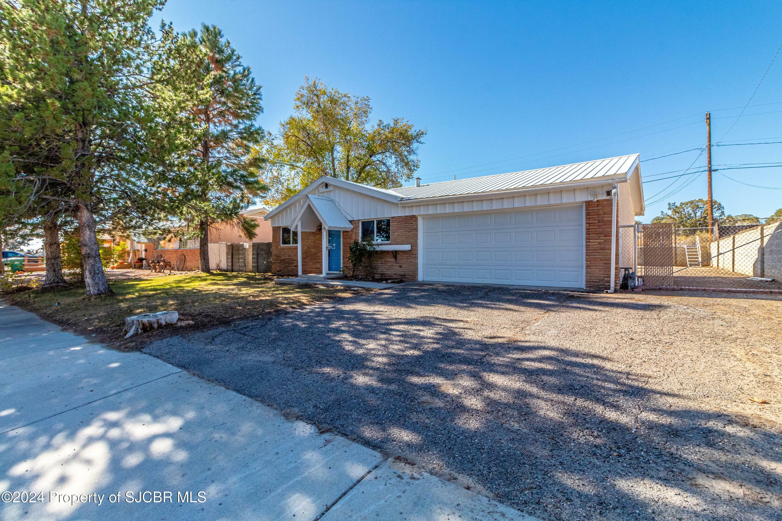 Property Photo:  4205 Knollcrest Drive  NM 87402 