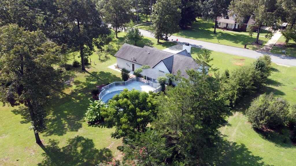 Property Photo:  204 W Martindale Drive  GA 31721 