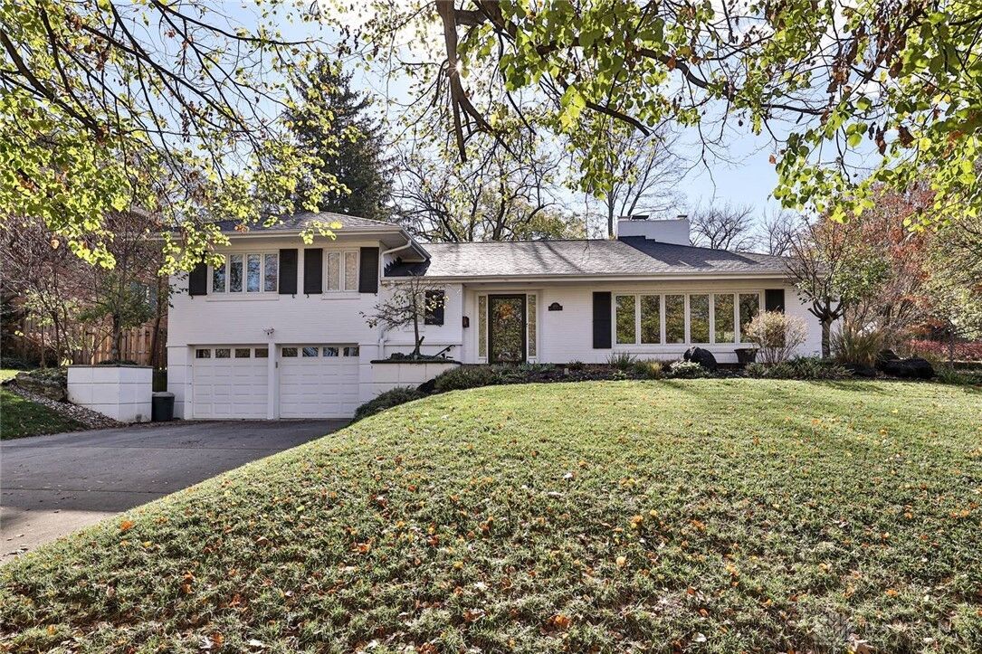 Property Photo: 400 E Schantz Avenue OH 45409