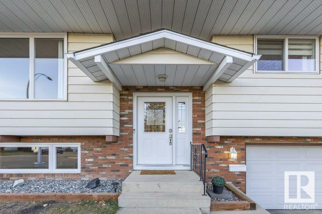 Property Photo:  3552 61 Street NW  AB T6L 1H3 