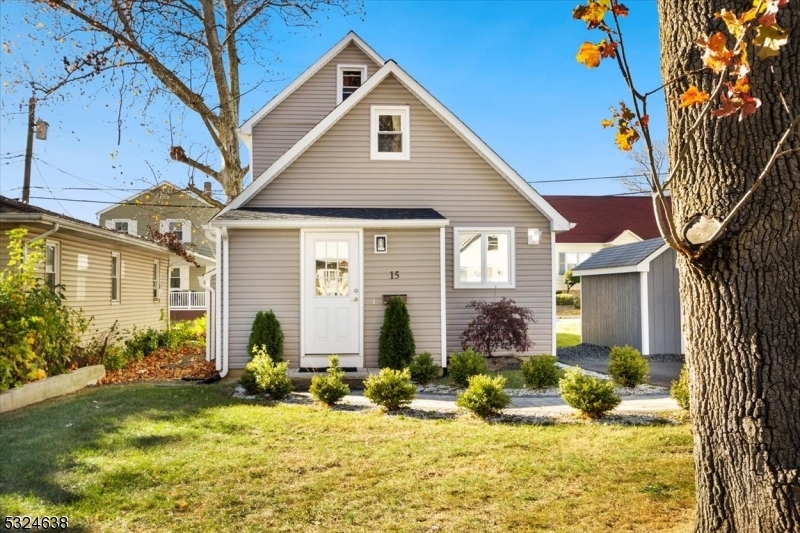 Property Photo:  15 Douglas St  NJ 08872 