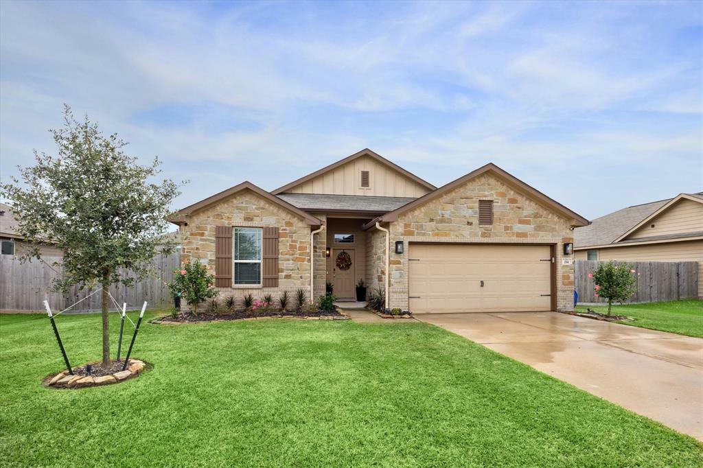 214 White Wing Ln  Sealy TX 77474 photo