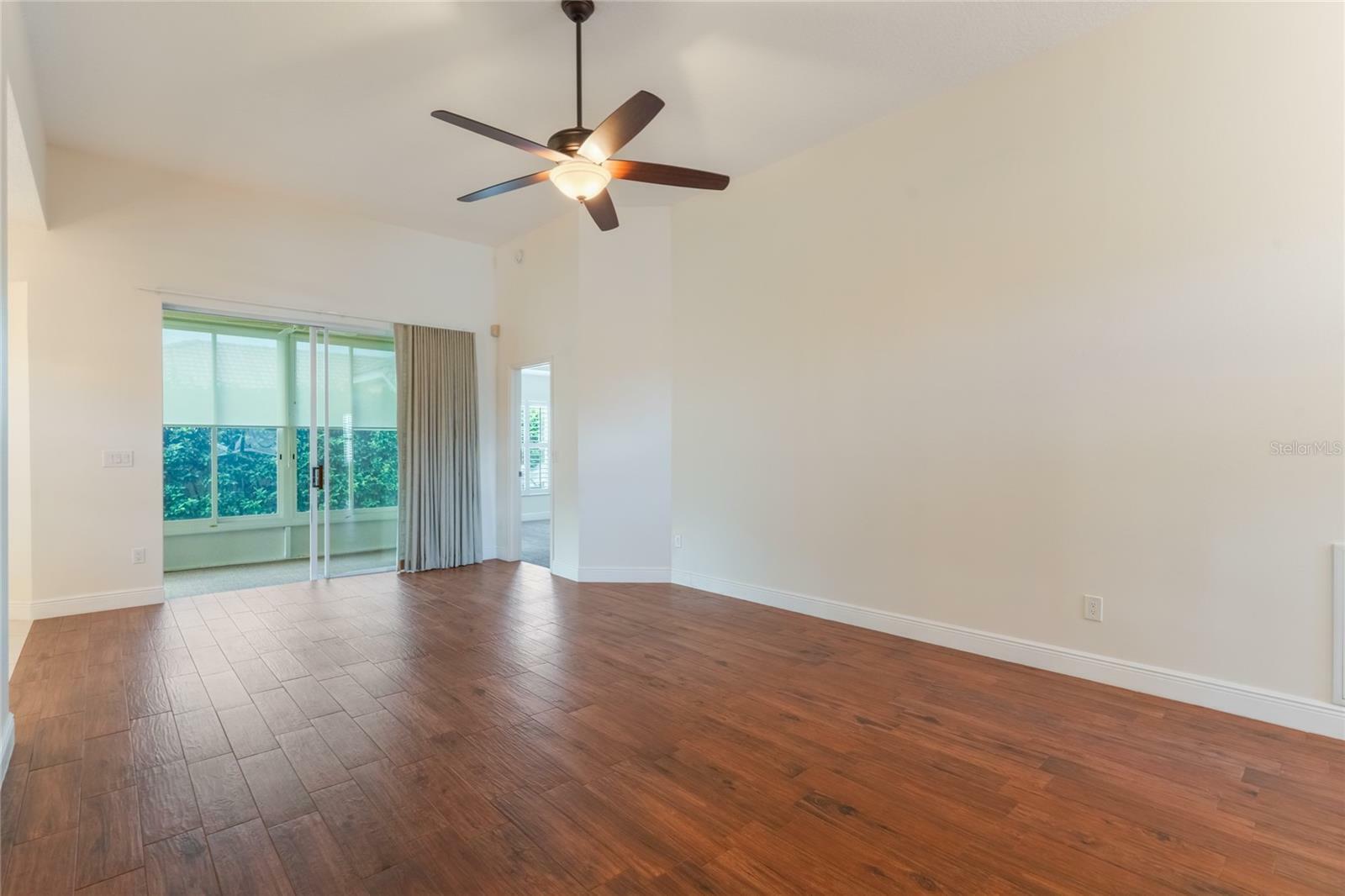 Property Photo:  949 Torrey Pine Drive  FL 32708 