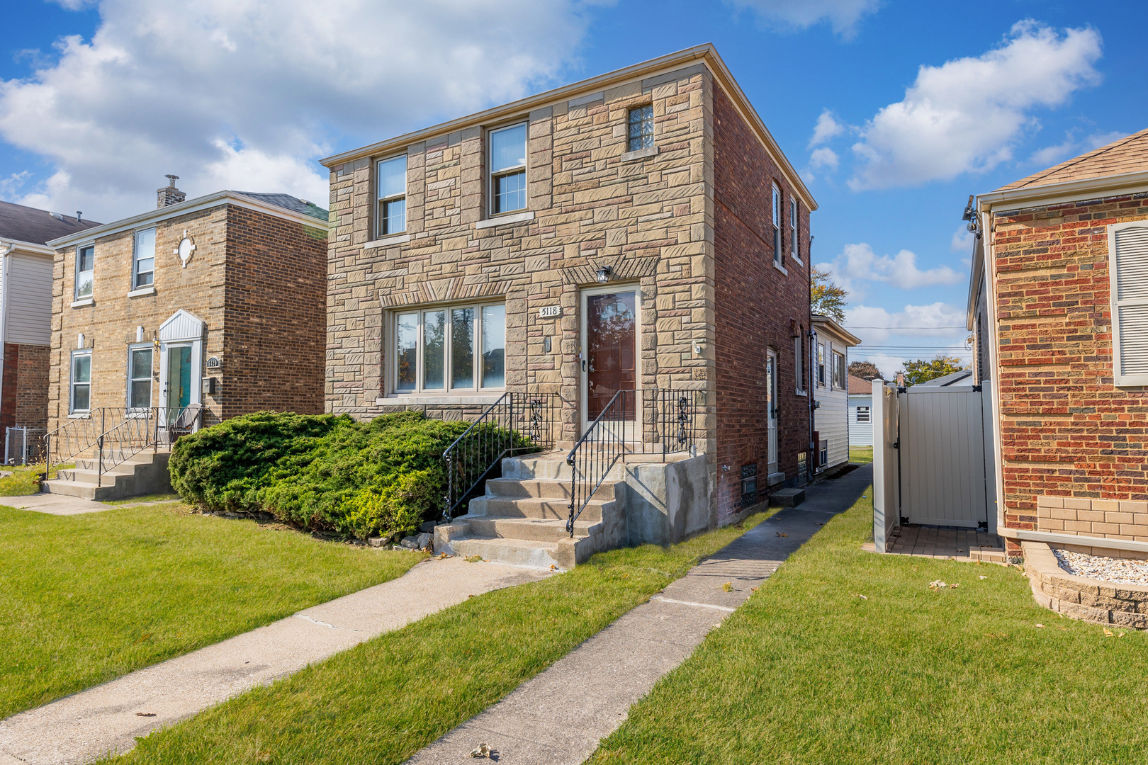 Property Photo:  5118 S Major Avenue  IL 60638 