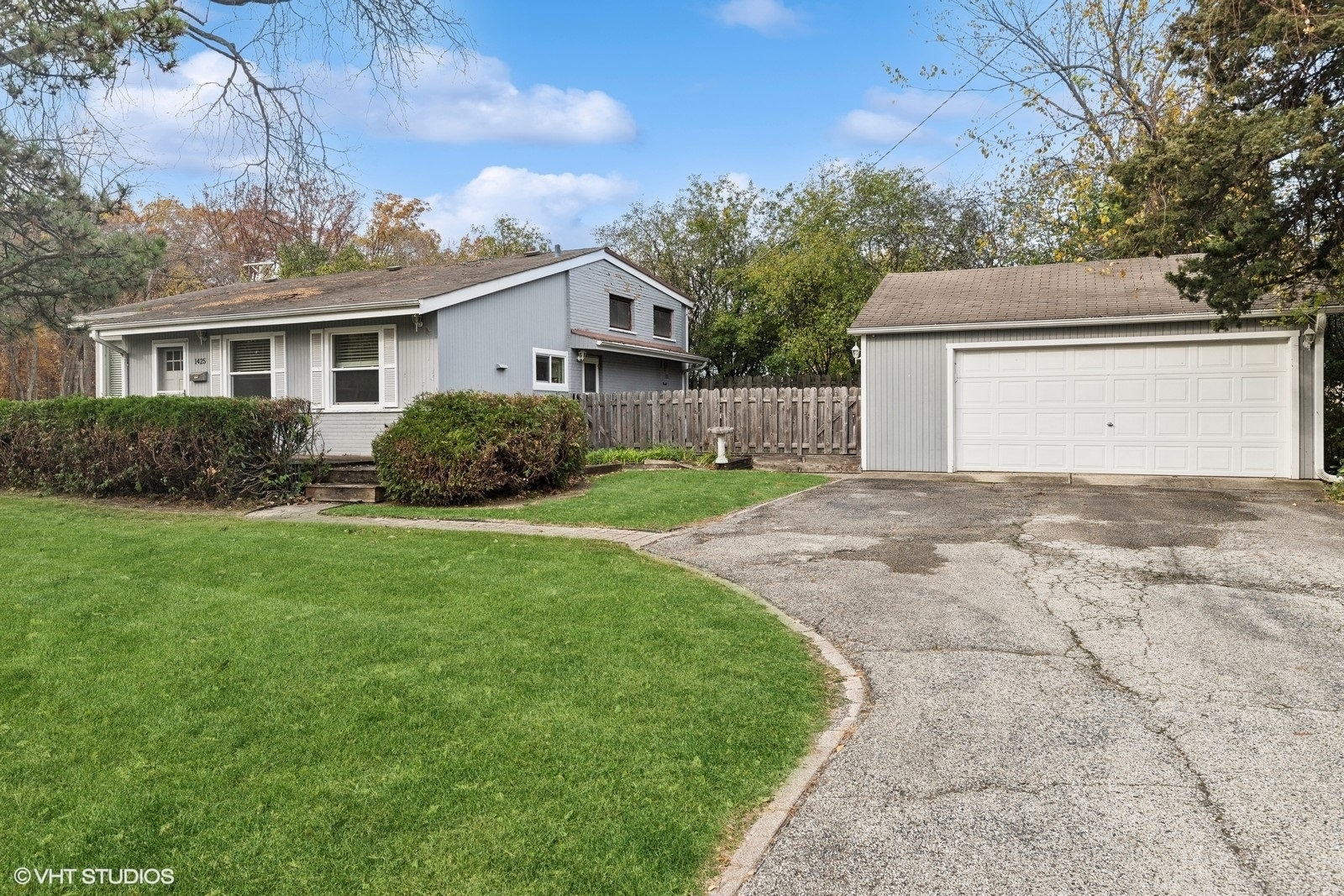 Property Photo:  1425 Sunset Ridge Road  IL 60062 