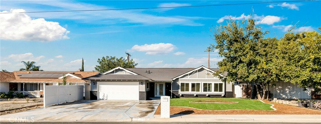 Property Photo:  40864 Johnston Avenue  CA 92544 