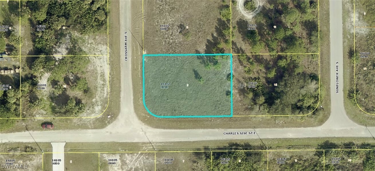 Property Photo:  653 Crossarm Avenue S  FL 33974 