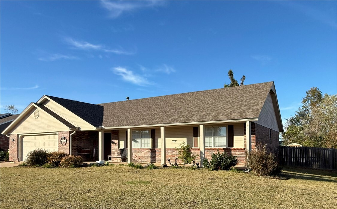 Property Photo:  2705 Sumac Street  AR 72758 