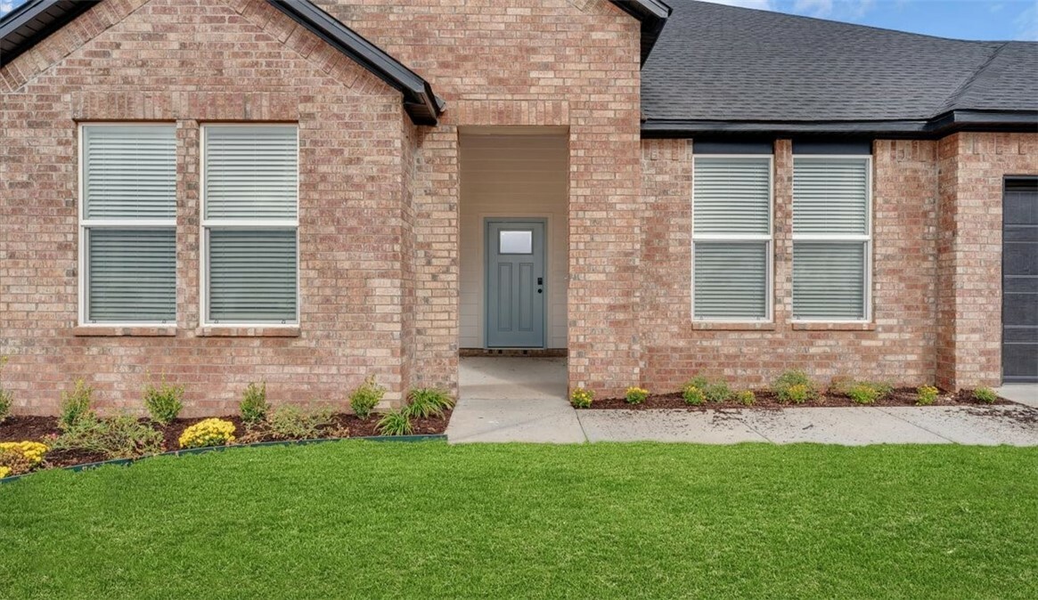Property Photo: 933 Red Cedar Place AR 72756