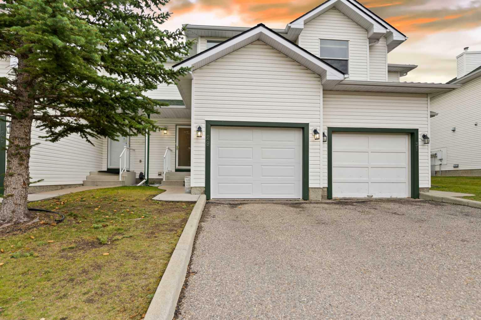 Property Photo:  29 Sandpiper Link NW  AB T3K 4L7 