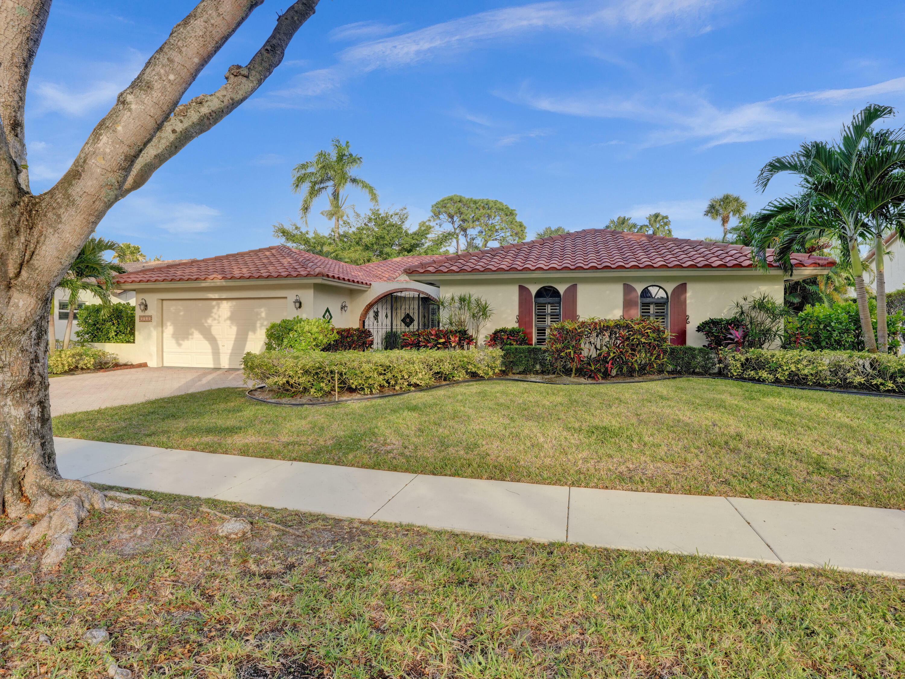 Property Photo:  2710 NW 27th Avenue  FL 33434 