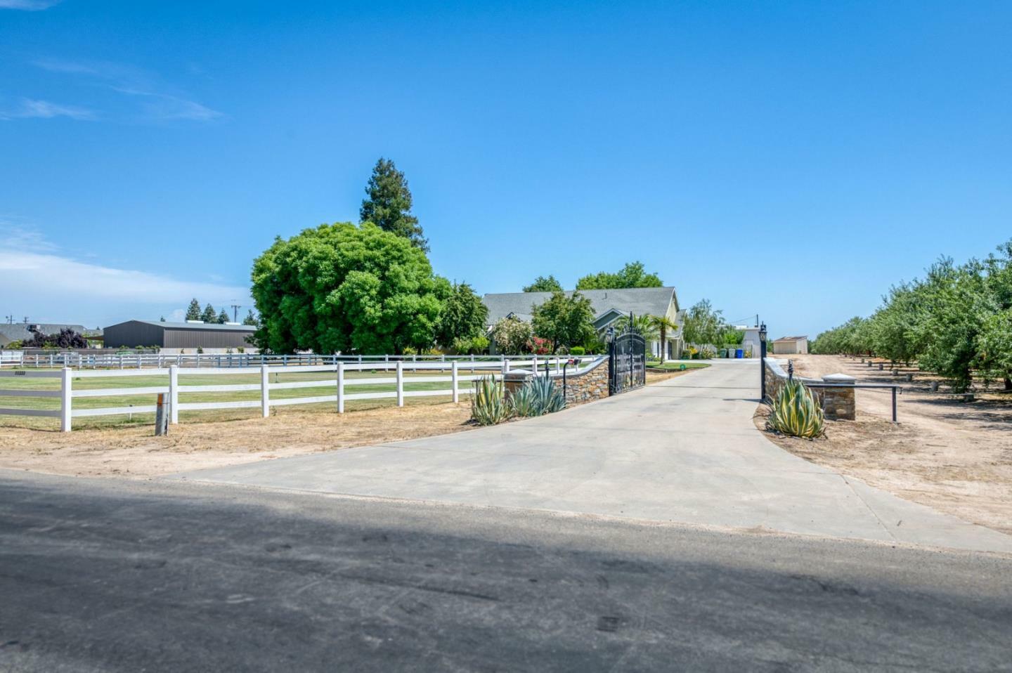 Property Photo:  11333 East Church Avenue  CA 93657 