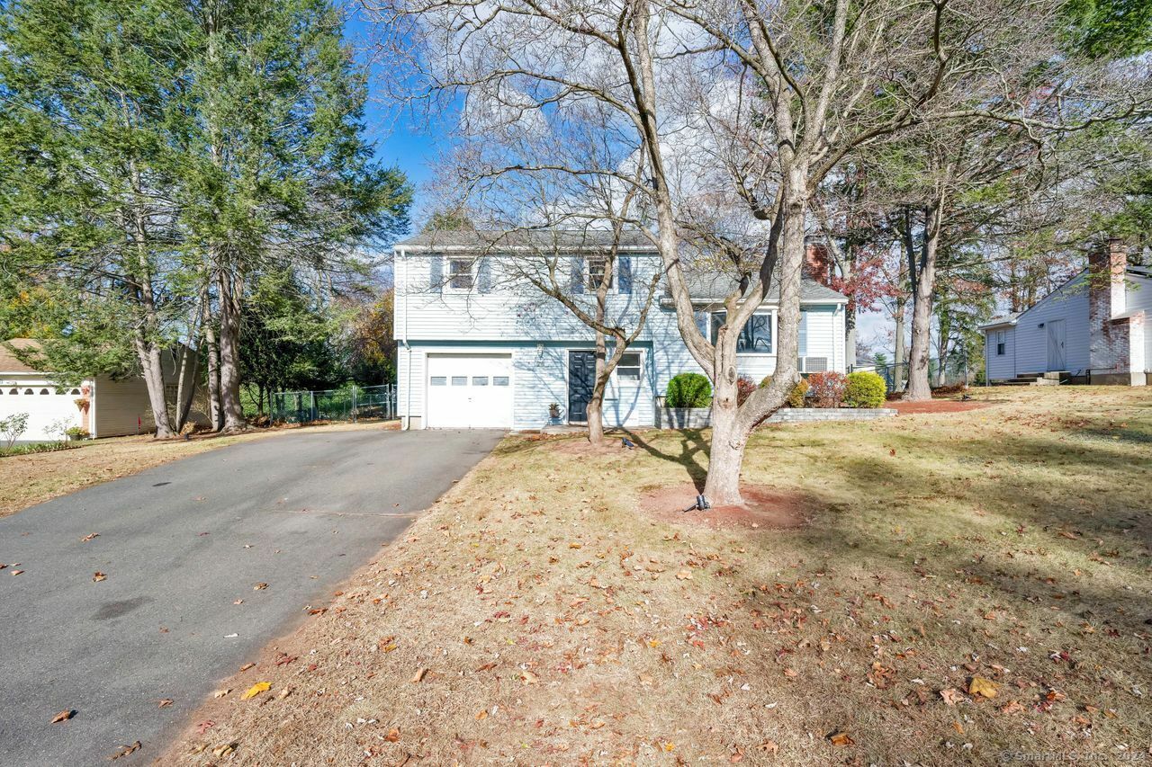 Property Photo:  26 Appletree Drive  CT 06118 