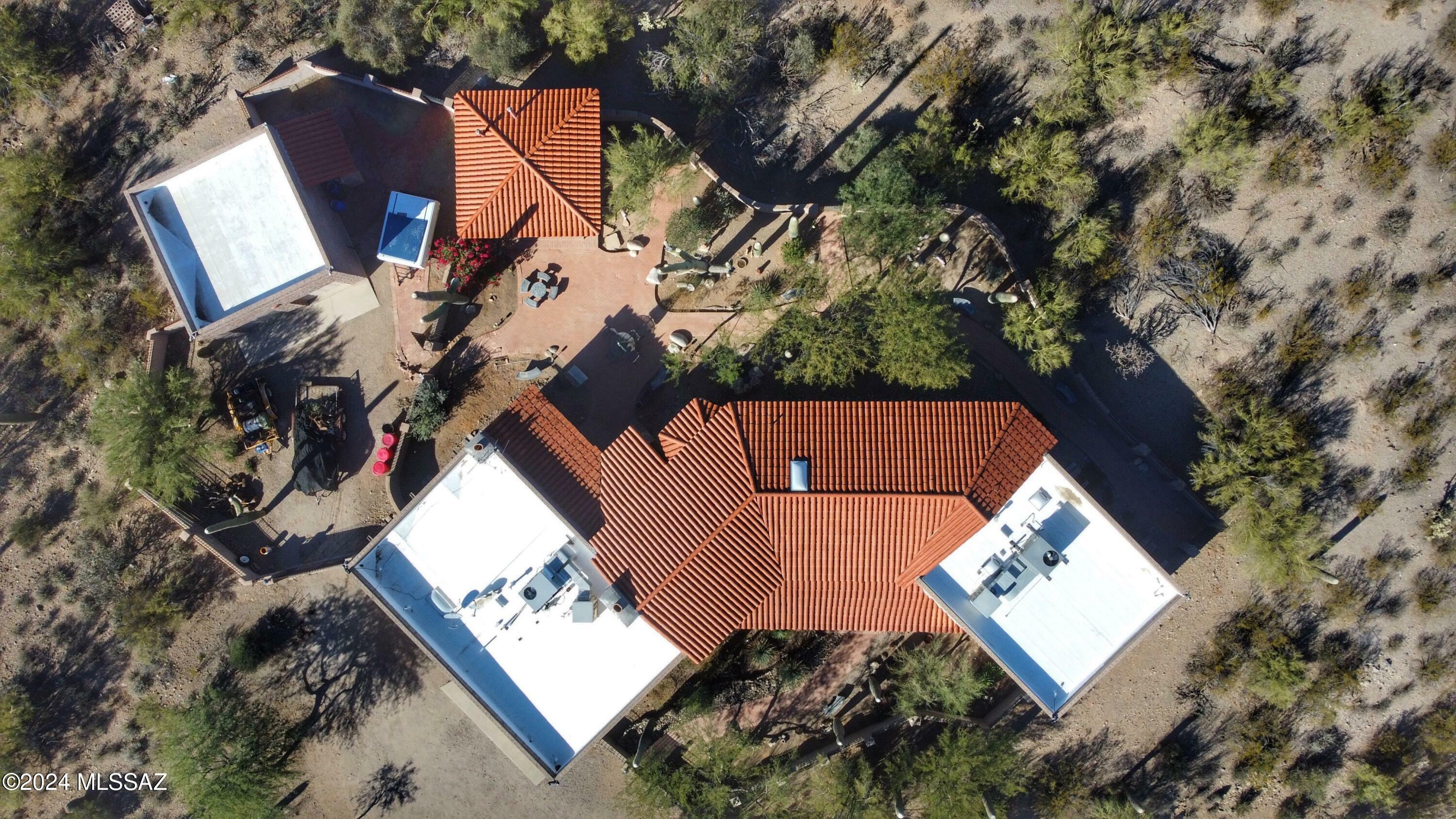 Property Photo: 4460 W Crestview Road AZ 85745