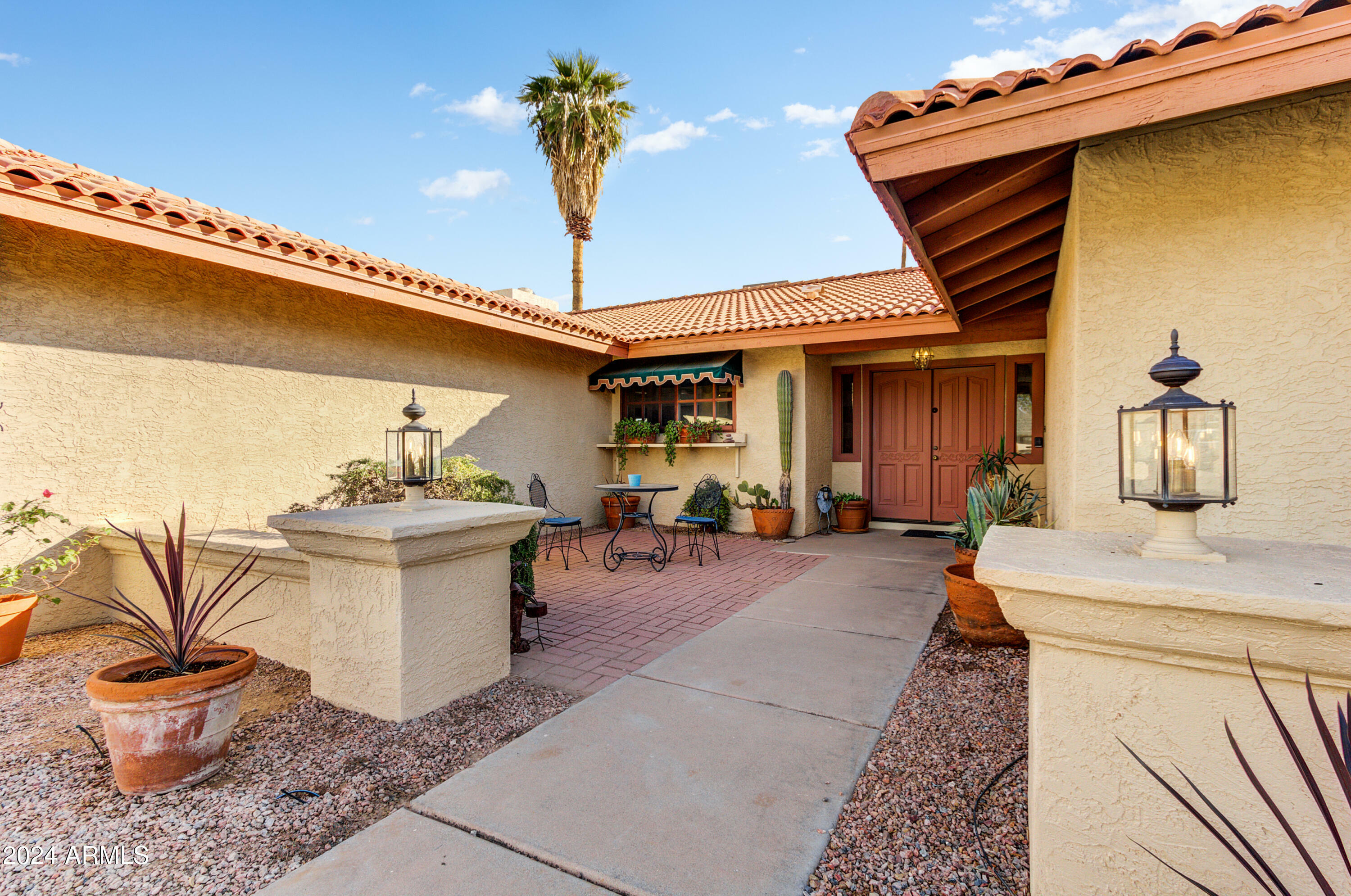 Property Photo:  15863 N 46th Place  AZ 85032 