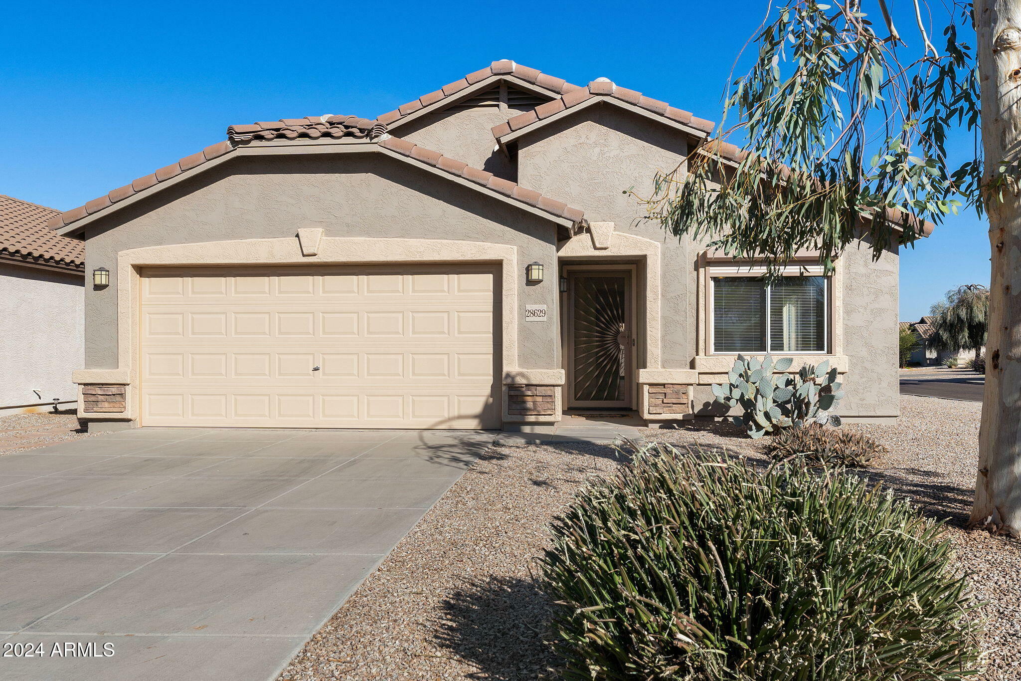 Property Photo:  28629 N Zircon Court  AZ 85143 