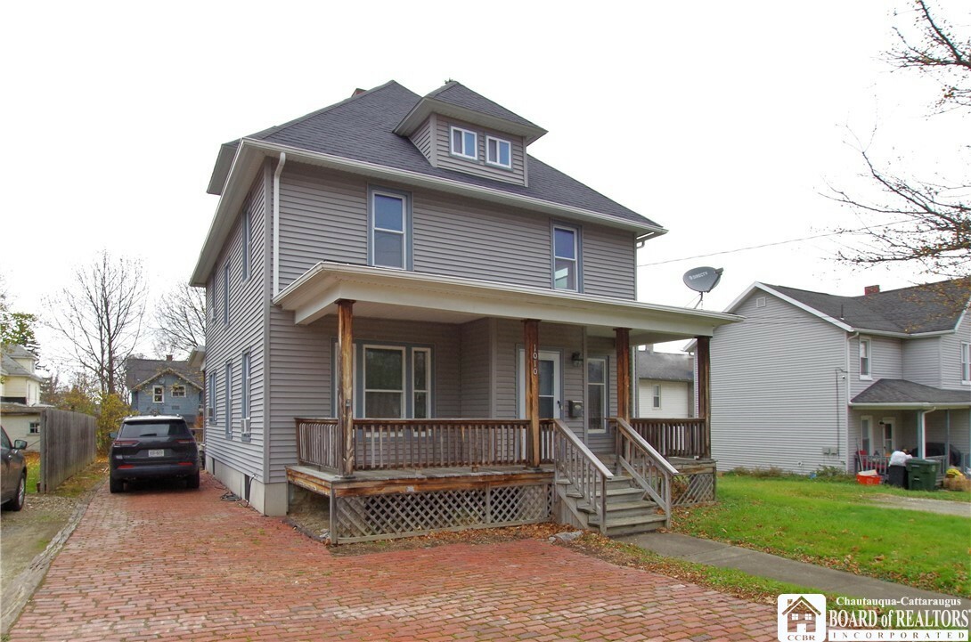 Property Photo:  1010 Newland Avenue  NY 14701 