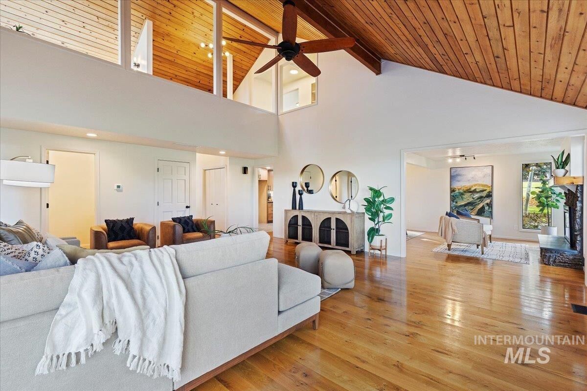 Property Photo: 2807 Greenvale Place ID 83686-8256