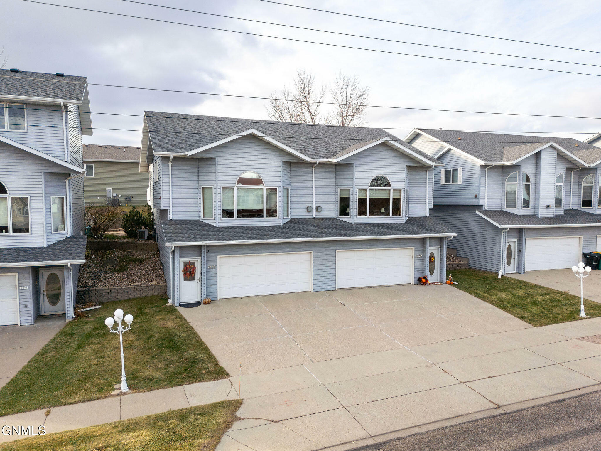 Property Photo:  1720 26th Street  ND 58501 