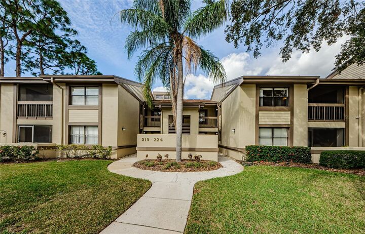 220 Woodlake Wynde 220  Oldsmar FL 34677 photo