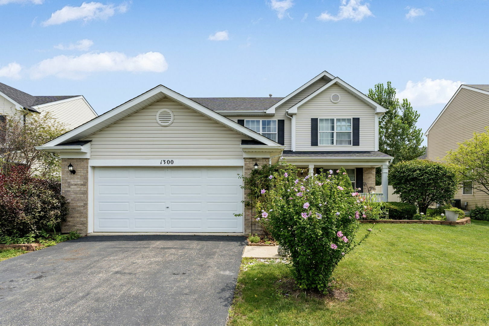 Property Photo:  1300 Cambria Drive  IL 60431 