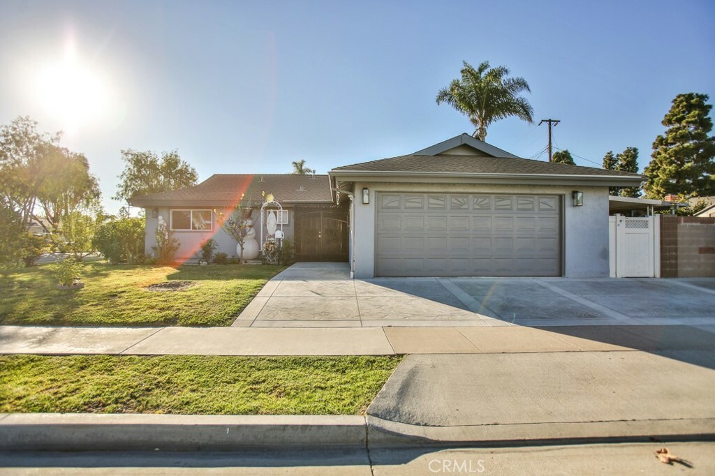 5101 Robinwood Drive  Huntington Beach CA 92649 photo