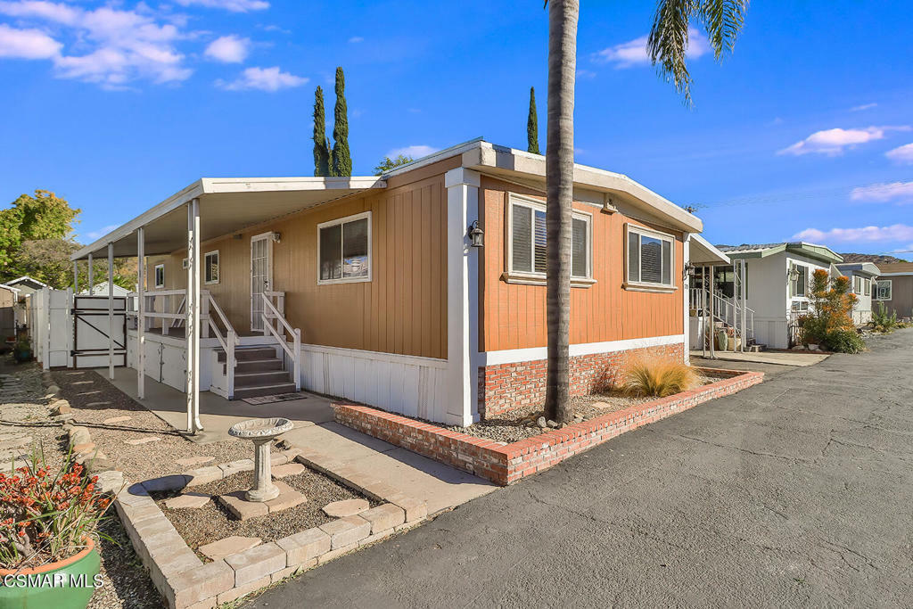 Property Photo:  1550 Rory Lane 70  CA 93063 