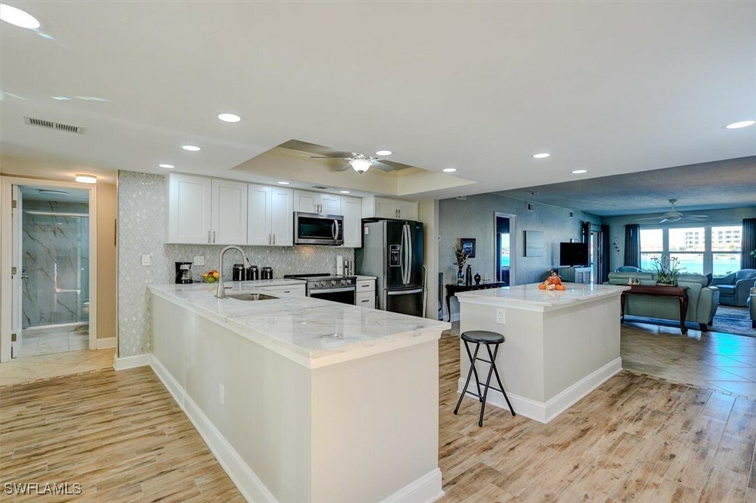 Property Photo: 5103 Sunnybrook Court 3 FL 33904