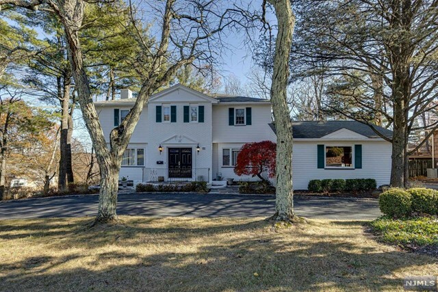 Property Photo:  25 Powell Drive  NJ 07052 