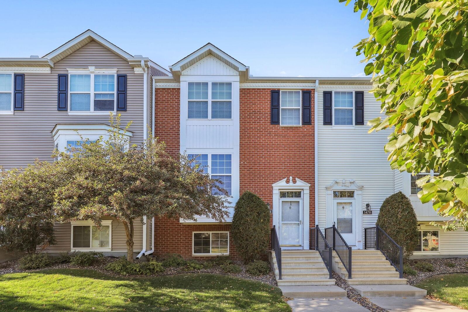 Property Photo: 1474 Savanna Drive MN 55379