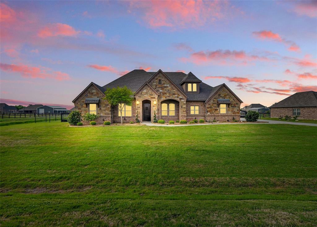 Property Photo: 13401 Moorhouse Way TX 76247