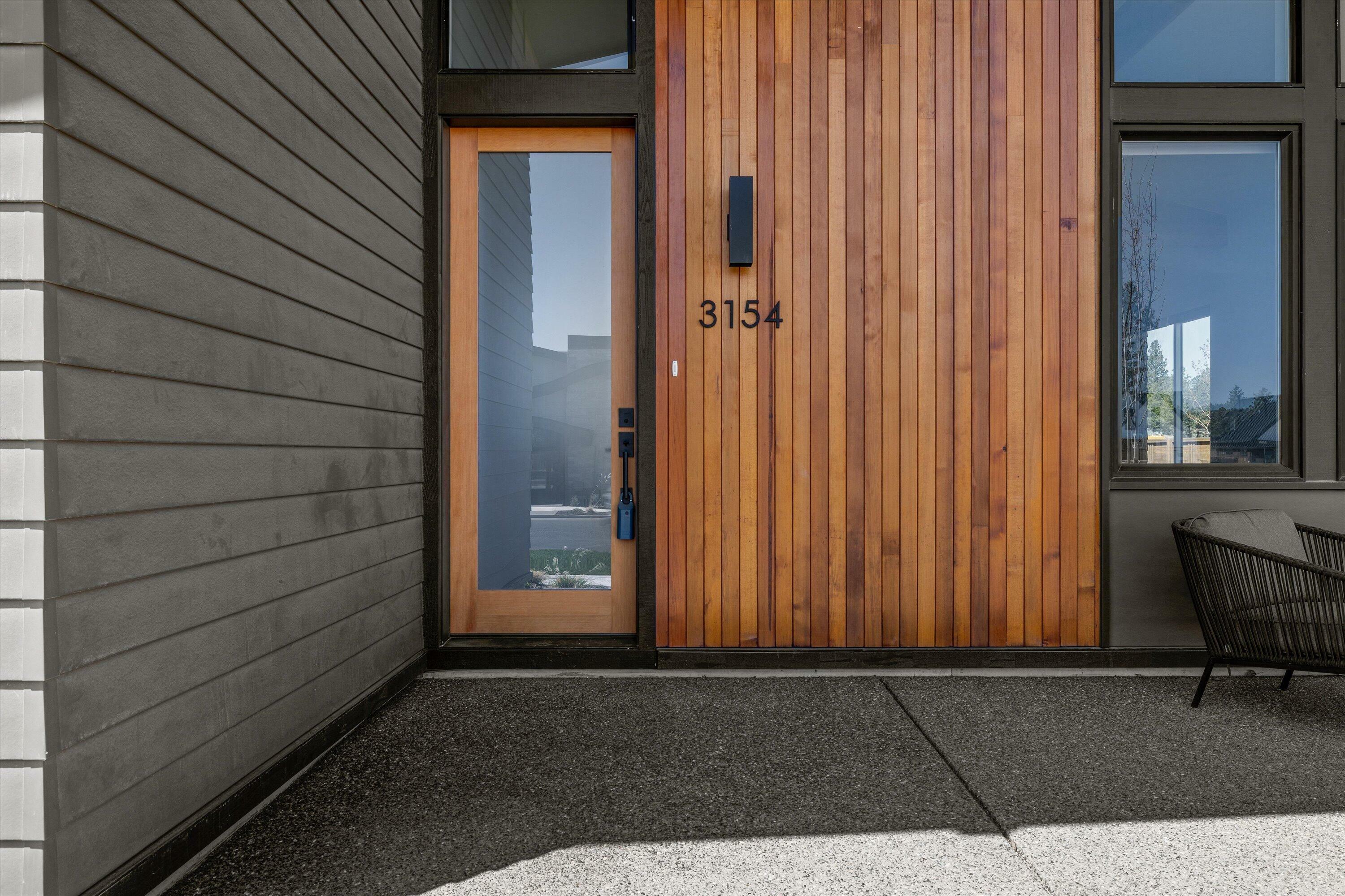 Property Photo: 3154 NW Strickland Way OR 97703
