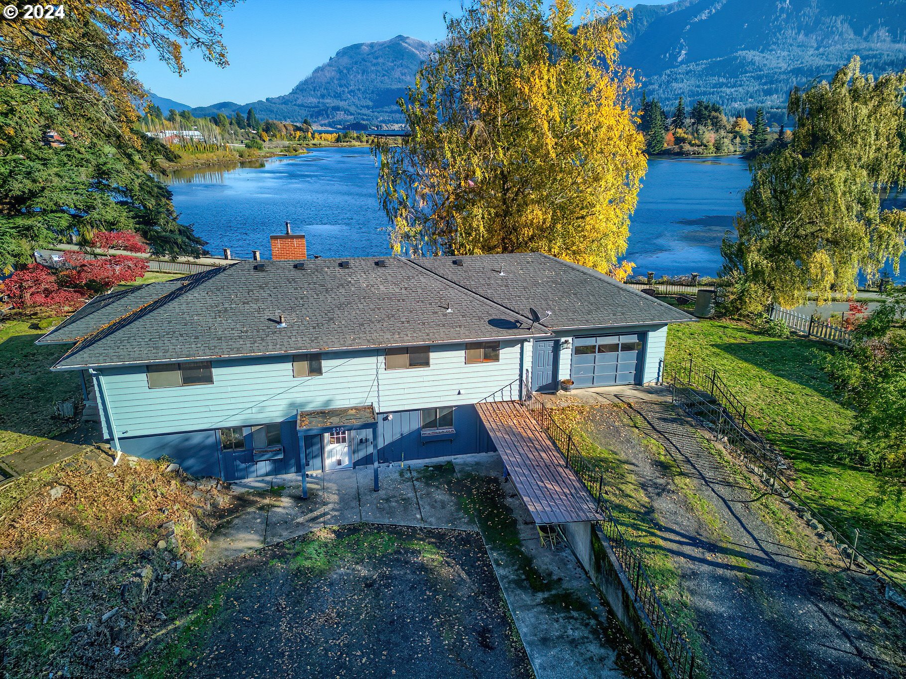 Property Photo:  230 SW Atwell Rd  WA 98648 