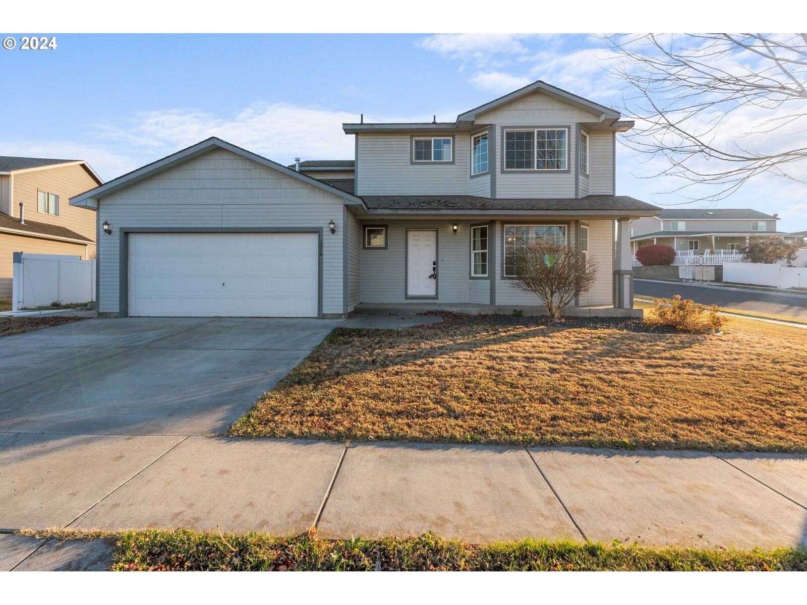 Property Photo: 1310 E Hurlburt Ave OR 97838