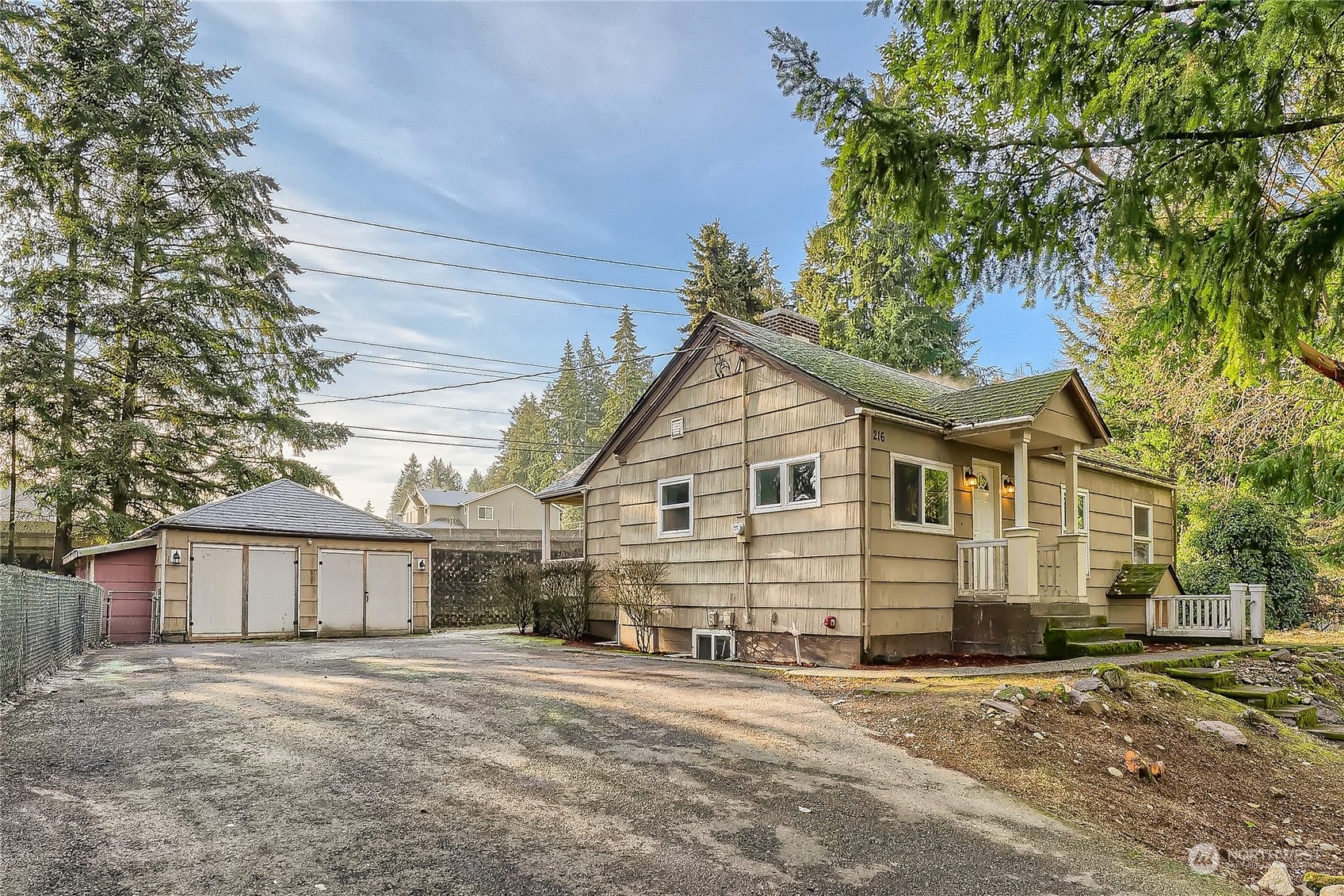 Property Photo:  216 SW 355th Place B  WA 98023 