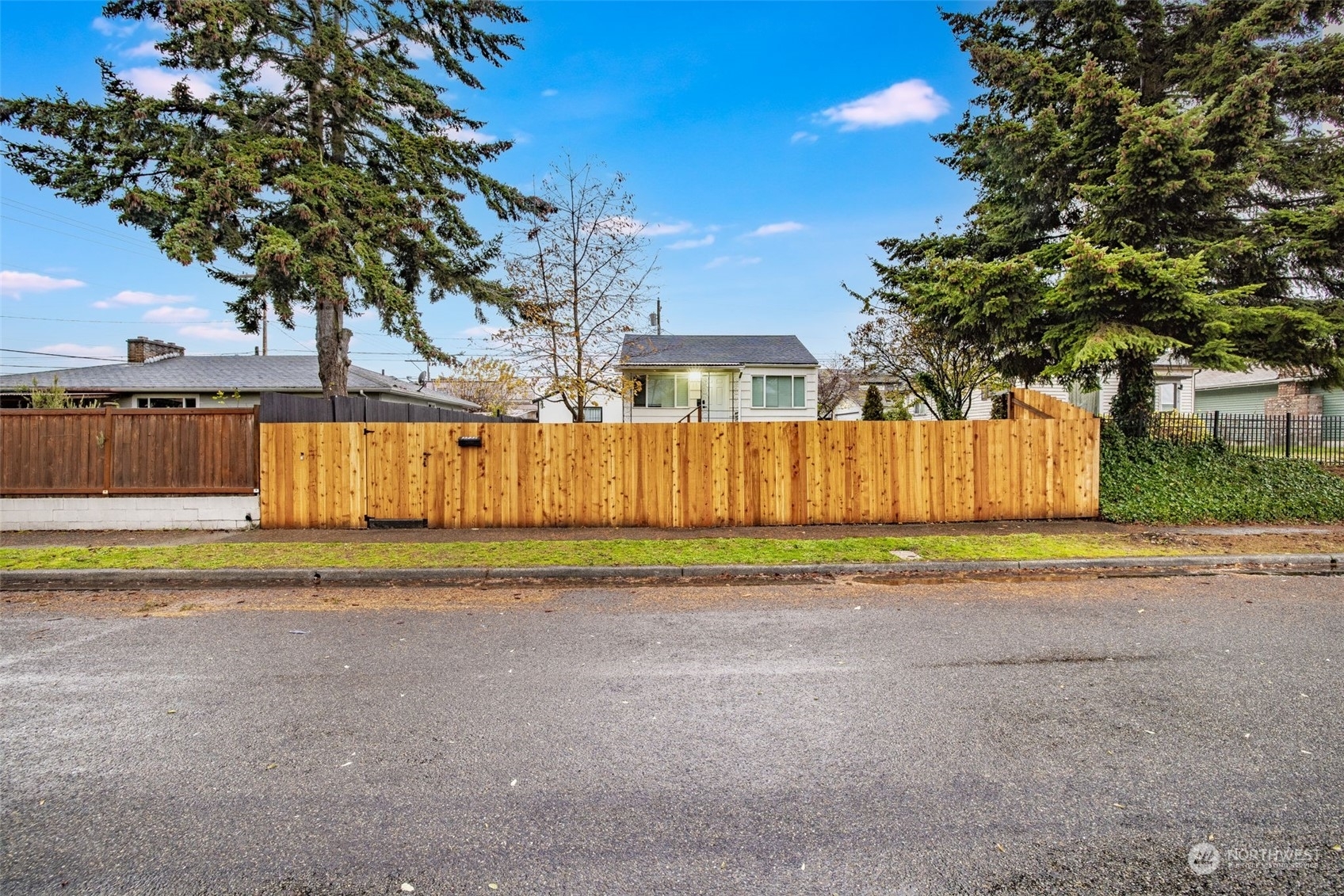 Property Photo:  3732  Spokane Avenue  WA 98404 